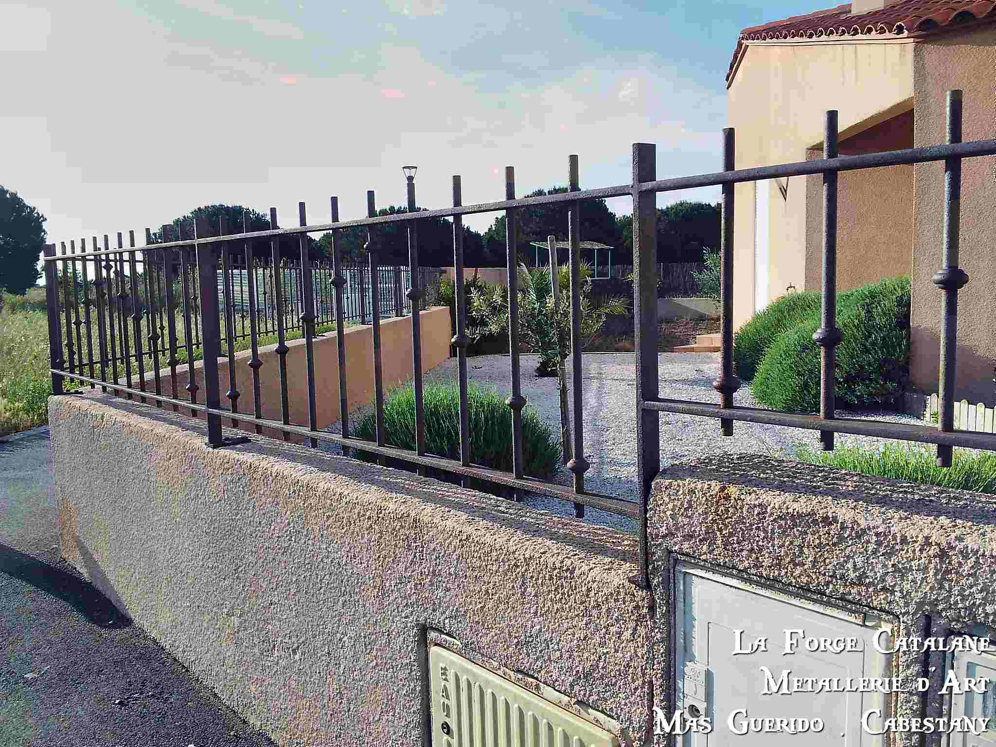 Garde corps barreaux verticaux bagues olive forge catalane.jpg